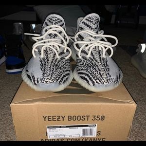 Adidas Yeezy 350 V2 zebra
